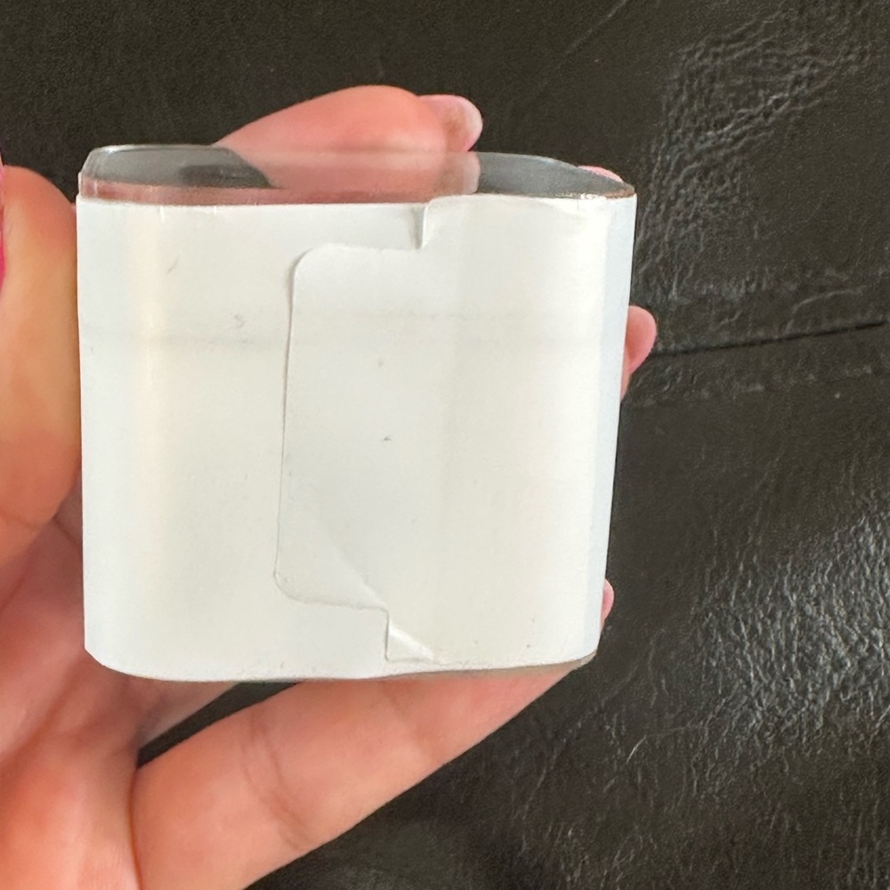 Ipod Shuffle - Picture 2 of 3
